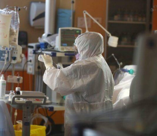 Calano ancora i ricoveri, zero decessi in 24 ore Covid nelle Marche: "solo" 20 nuovi positivi. Da stasera il coprifuoco scatta a mezzanotte. In "bianco" dal 21 Giugno