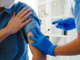 Rischio assembramenti e contagi in salita: cancellato l’open day vaccinale agli Ospedali Riuniti di Ancona Vaccini