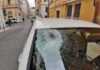 Incidente in bici, il caschetto salva la vita a un dodicenne, l’appello: “Indossatelo sempre, vi salva la vita”