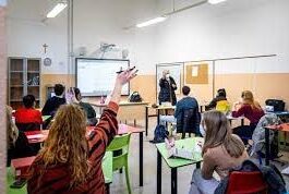 Scuole: tra i 12 e i 19 anni oltre il 66% dei vaccinati con doppia dose nelle Marche