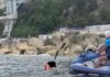 Si ribaltano con la canoa, salvati dalla moto d’acqua della Polizia di Stato Si ribaltano con la canoa, salvati dalla moto d'acqua della Polizia di Stato