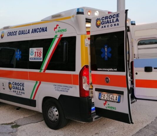 Doppio incidente sul lavoro: corsa in ospedale