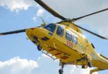 Centauro cade e si schianta contro un muretto: è gravissimo