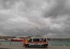 Minorenne aggrappato a un Tir scoperto al Porto di Ancona: è ferito Minorenne aggrappato a un Tir scoperto al Porto di Ancona: è ferito