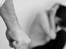 Montemarciano, picchia la compagna in strada, arrestato