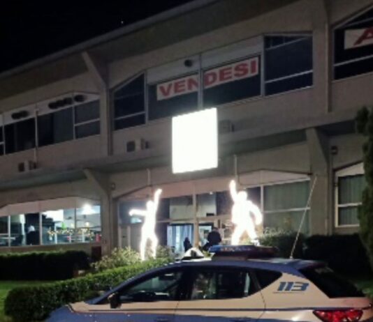 Scuola di danza trasformata in discoteca abusiva. Scattano i sigilli