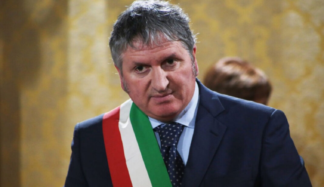 Tolentino, il Sindaco deve fare dietrofront: "Riapriamo le scuole". Ecco perché