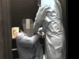 Inchiesta Euro green Pass, spunta il medico – detective che ha smascherato l’infermiere fingendo di farsi corrompere. Il Questore Capocasa: “Reati odiosi” Inchiesta Euro green Pass, spunta il medico - detective che ha smascherato l'infermiere fingendo di farsi corrompere. Il Questore Capocasa: "Reati odiosi"