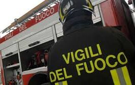 Fiamme vicino ai binari, arrivano i Vigili del Fuoco Fermo: non rispondeva ai familiari, trovato senza vita dentro casa