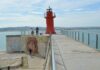 Fine dell’emergenza Covid, torna la passeggiata alla Lanterna Rossa al porto di Ancona