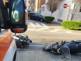 18enne travolta in scooter, trasportata a Torrette. Le sue condizioni non sono gravi