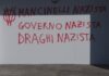 Raid no vax anche al vaccinale Paolinelli di Ancona, scritte contro il Governo, Draghi e la sindaca Mancinelli