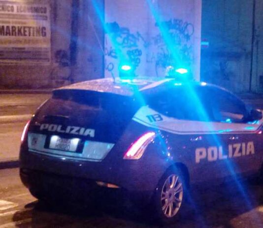 Ancona. Giovane minacciata con un coltellino e rapinata 130 persone beccate alla serata danzante abusiva in un centro ricreativo