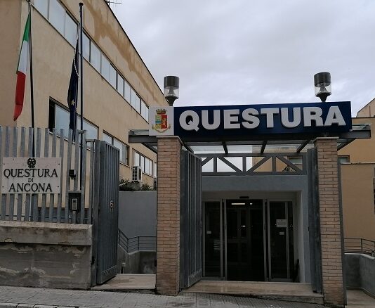 Ancona. Estorsioni, aggressioni e spaccio: in carcere tre pusher