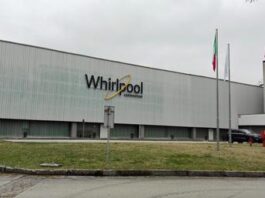 Whirlpool non si presenta all’incontro al Mise: “Disponibili dopo il 21 ottobre”. Sindacati: “Nessun rispetto”