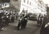 In una foto in bianco e nero la visita della Regina Elisabetta II ad Ancona