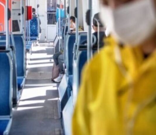 Covid. Da oggi stop mascherine su bus e treni. Rimangono obbligatorie negli ospedali e nelle Rsa – VIDEO