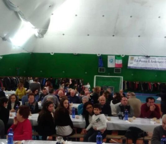 Candia, scende in campo… lo Stoccafisso! Domenica 27 Novembre pranzo all’interno del Pallone organizzato dalla Polisportiva Candia, scende in campo... lo Stoccafisso! Domenica 27 Novembre pranzo all'interno del Pallone organizzato dalla Polisportiva