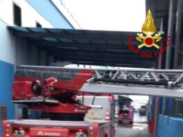 Incendio alla Profilglass di Fano, è il secondo in due anni, analisi Arpam in corso