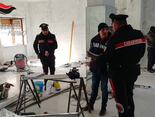 Quattro cantieri non in regola, lavoratori in nero ed evasione. Chiuso anche un night club