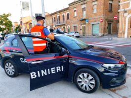 Rubano in un supermercato: fermati dai carabinieri