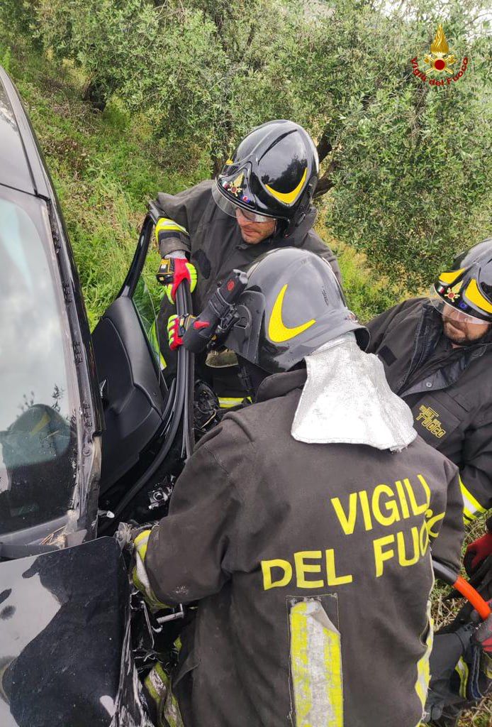 vv ff ascoli incidente