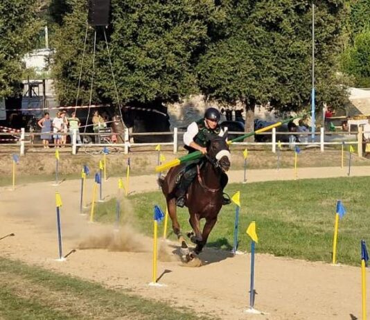 Giostra dell’Anello: trionfa Daniele Scarponi per Paese Vecchio