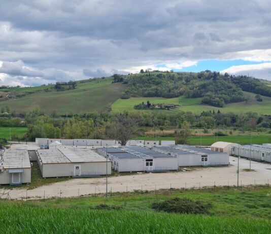 Non terremotati in container, indagato ex sindaco Tolentino
