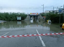 Pioggia e temperature in picchiata, arriva l’autunno sulle Marche, allagamenti nel Fermano