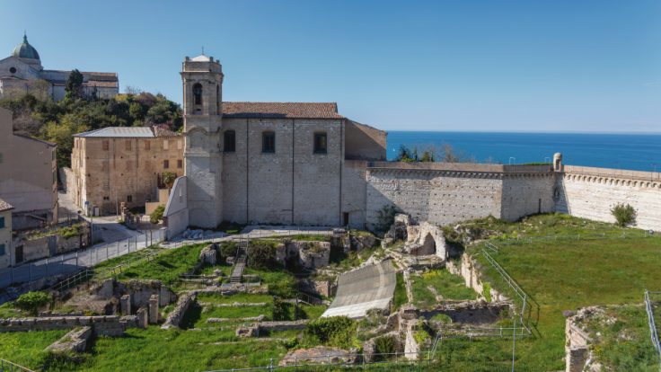anfiteatro-romano-736x414