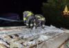 Incendio sul tetto di una casa di legno a Petritoli