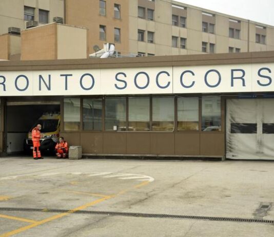 Torrette. Notte di super lavoro: 11 codici rossi in otto ore al Pronto Soccorso