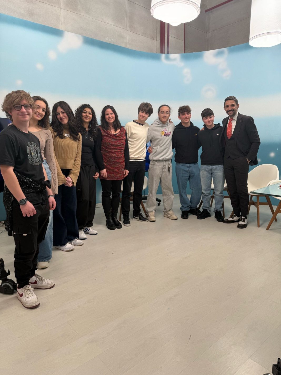 Scuola di cinema Ancona Maurizio Socci interviste giovani canale 12 Scuola di cinema Ancona Maurizio Socci interviste giovani canale 12