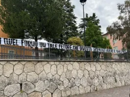 “Da quel forno un tale fetore…”. Secondo striscione ad Ascoli contro la fornaia “antifascista”