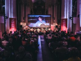 Popsophia riapre il baule dei ricordi: la nostalgia è protagonista a Civitanova Alta