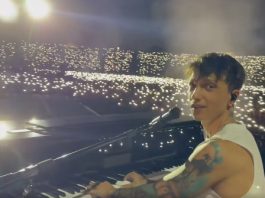 Ultimo, che show nella notte di Ancona: “Vi ho dato tutto perché ho visto fare lo stesso con me”