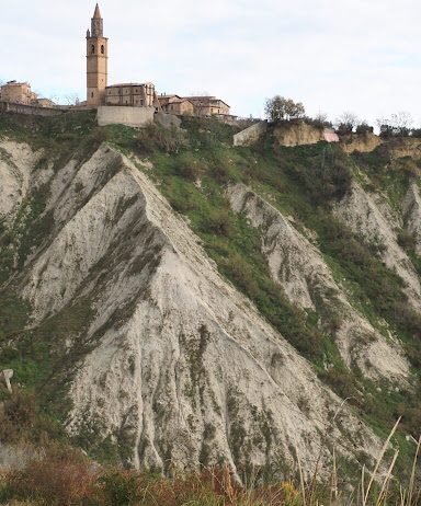 Post sisma, a Castignano l’ex asilo diventa ostello per accogliere pellegrini e camminatori. Approvato il progetto esecutivo