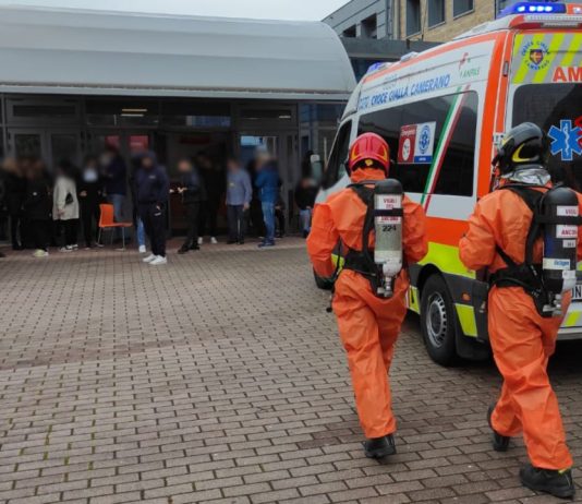 Spray urticante a scuola, accertamenti sulla bomboletta