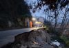 Salta una condotta idrica e crolla la strada a San Severino Marche