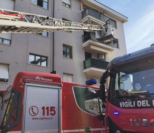 Macerata. Incendio in un appartamento: due persone in salvo