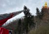Arquata. Alberi pericolanti lungo la provinciale per Tufo, intervento dei Vigili del Fuoco