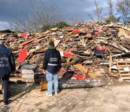 Civitanova. Al porto spunta una discarica abusiva