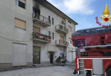 Loreto. Incendio in un appartamento. Vigili del Fuoco al lavoro