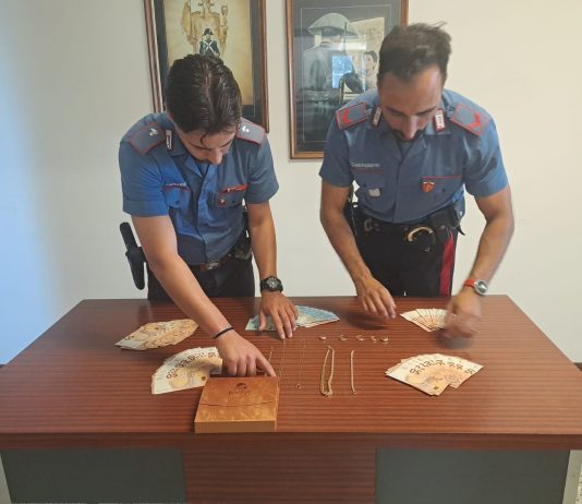 Osimo. Truffano anziana con il trucco del “finto Carabiniere”: tre arresti dopo un inseguimento da film