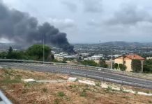 Allarme a Camerano: incendio in una stamperia