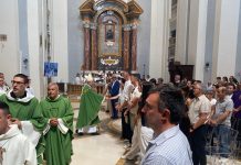 Macerata, il Vescovo incontra le famiglie dei tre giovani scomparsi dopo lo schianto di domenica in superstrada: “Preghiamo per tutti i giovani”