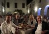 “Caffe’ Teatro”: il 2 Luglio a Villa Nappi con Davide e Pietro nel cuore. Musica, sapori, sorrisi, ma anche una riflessione sul lutto caffè teatro 2026 villa nappi polverigi maurizio socci inteatro eco demolizioni