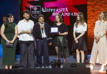 Musicultura. Brunori Sas emoziona nella prima delle due serate finali