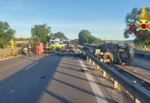 Tragedia all’alba a Corridonia: due morti e feriti in superstrada. Un’altra vittima in uno schianto all’Aspio, nell’anconetano