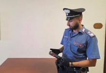 Aggredisce un coetaneo con uno storditore elettrico, denunciato 22enne a Castelfidardo